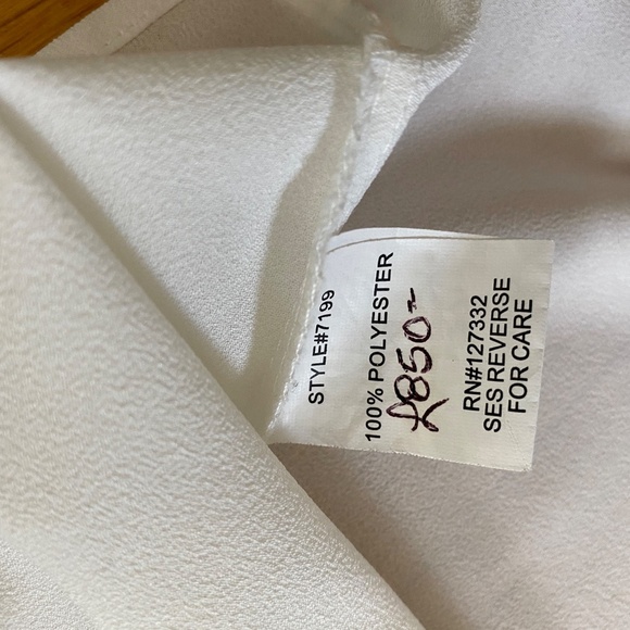 Faisca White Sleeveless Blouse with Rhinestone Embellished Neckline Size M - Picture 7 of 8